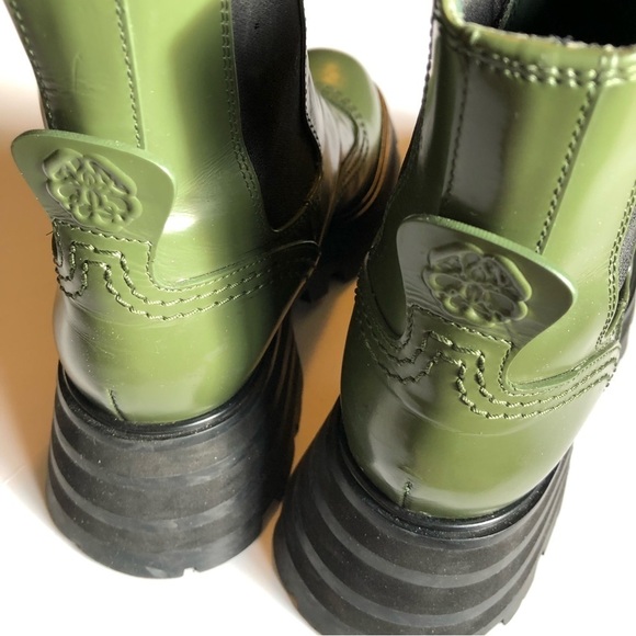 NEW Alexander McQueen Wander Chelsea Boot Green/Black 36 - Picture 6 of 6